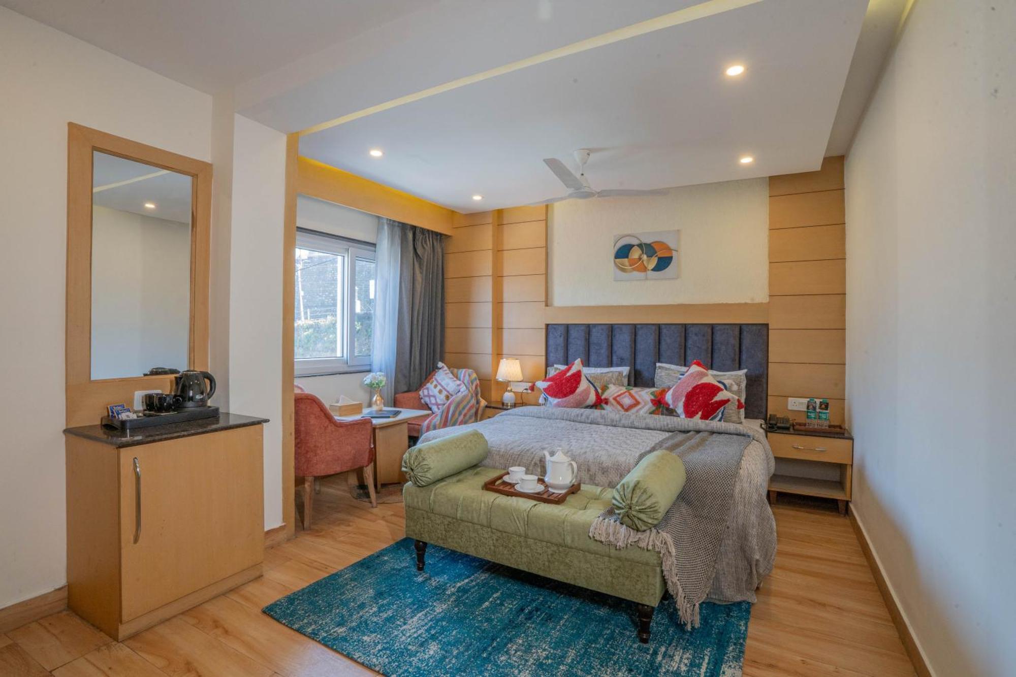 Super Hotel By Perfectstayz Mall Road موسوري المظهر الخارجي الصورة