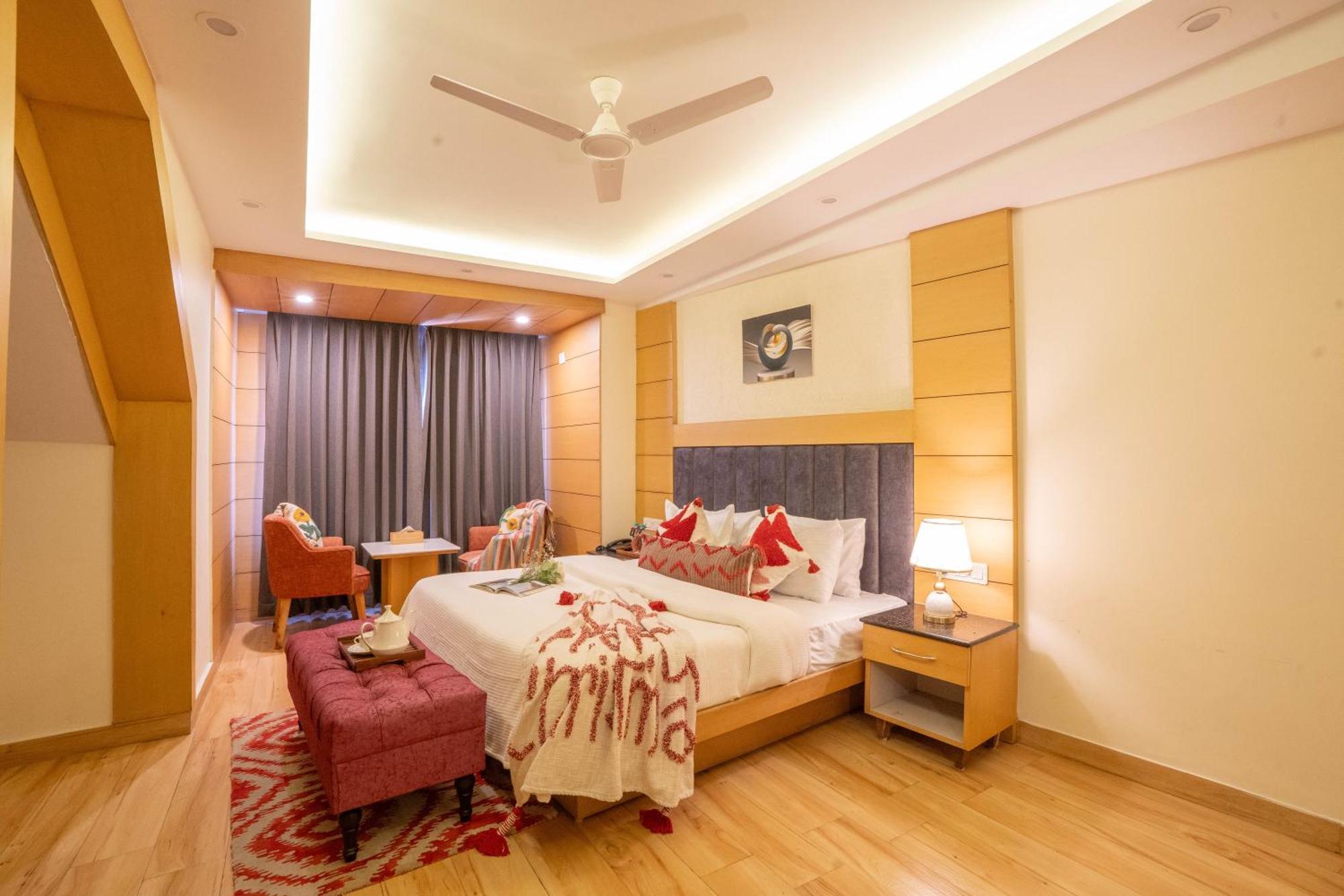 Super Hotel By Perfectstayz Mall Road موسوري الغرفة الصورة