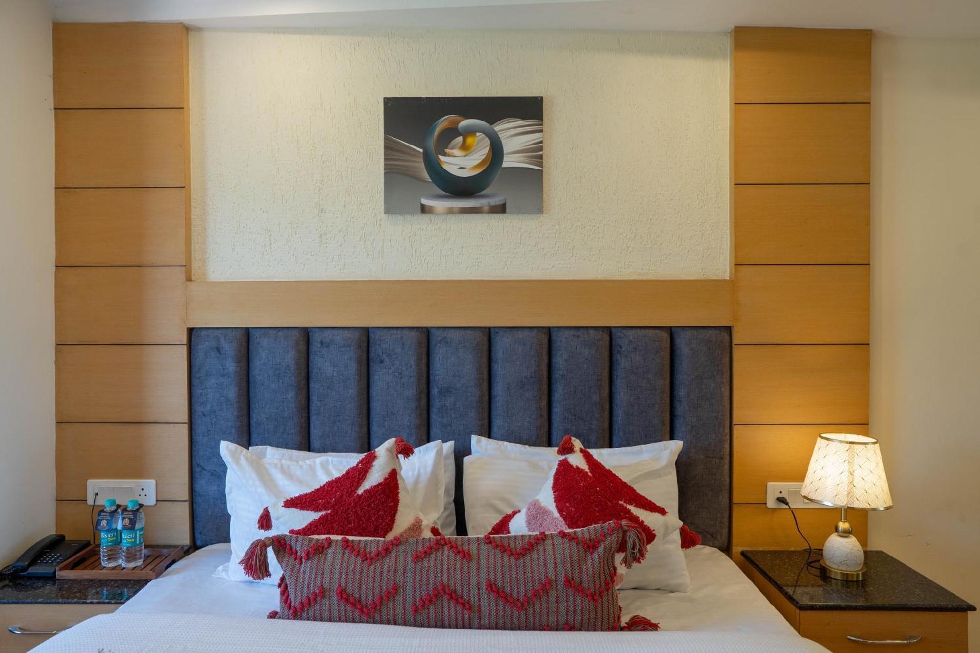 Super Hotel By Perfectstayz Mall Road موسوري المظهر الخارجي الصورة