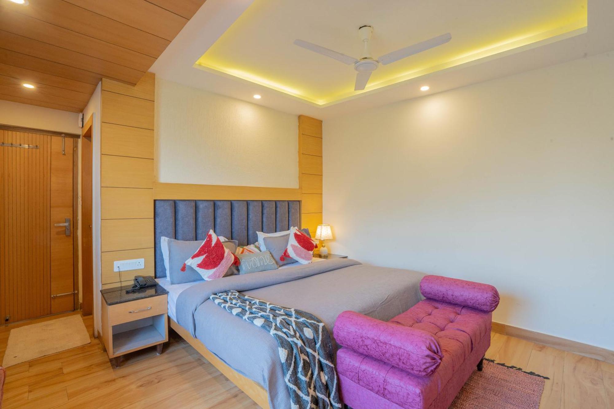 Super Hotel By Perfectstayz Mall Road موسوري المظهر الخارجي الصورة