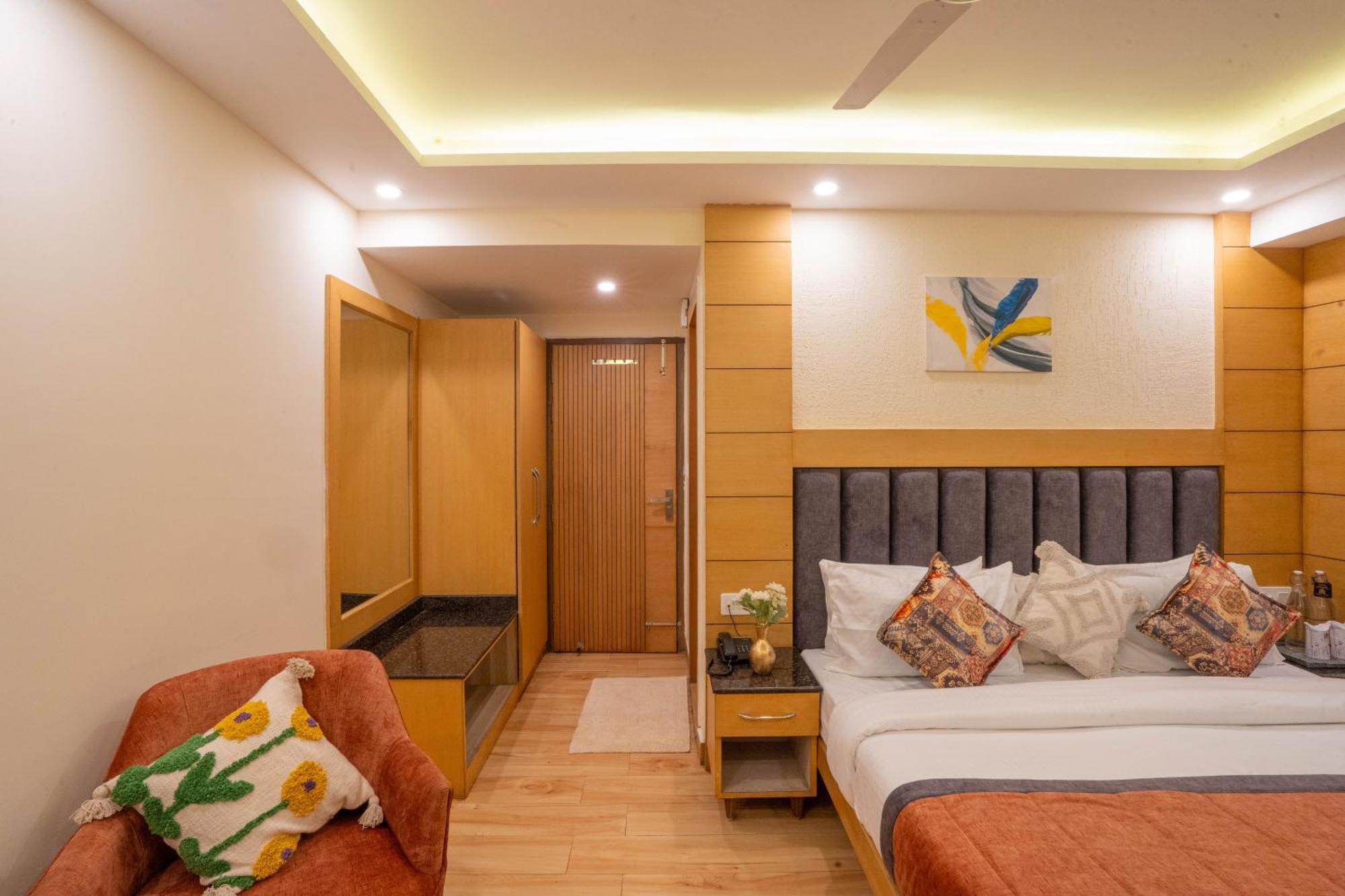 Super Hotel By Perfectstayz Mall Road موسوري المظهر الخارجي الصورة