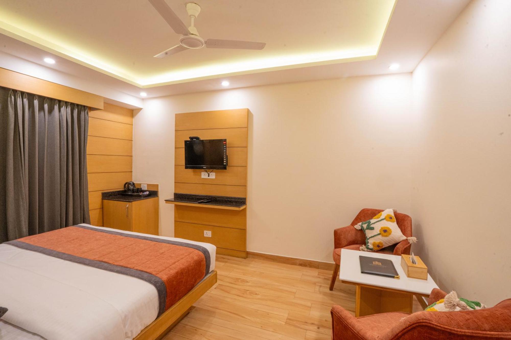 Super Hotel By Perfectstayz Mall Road موسوري الغرفة الصورة