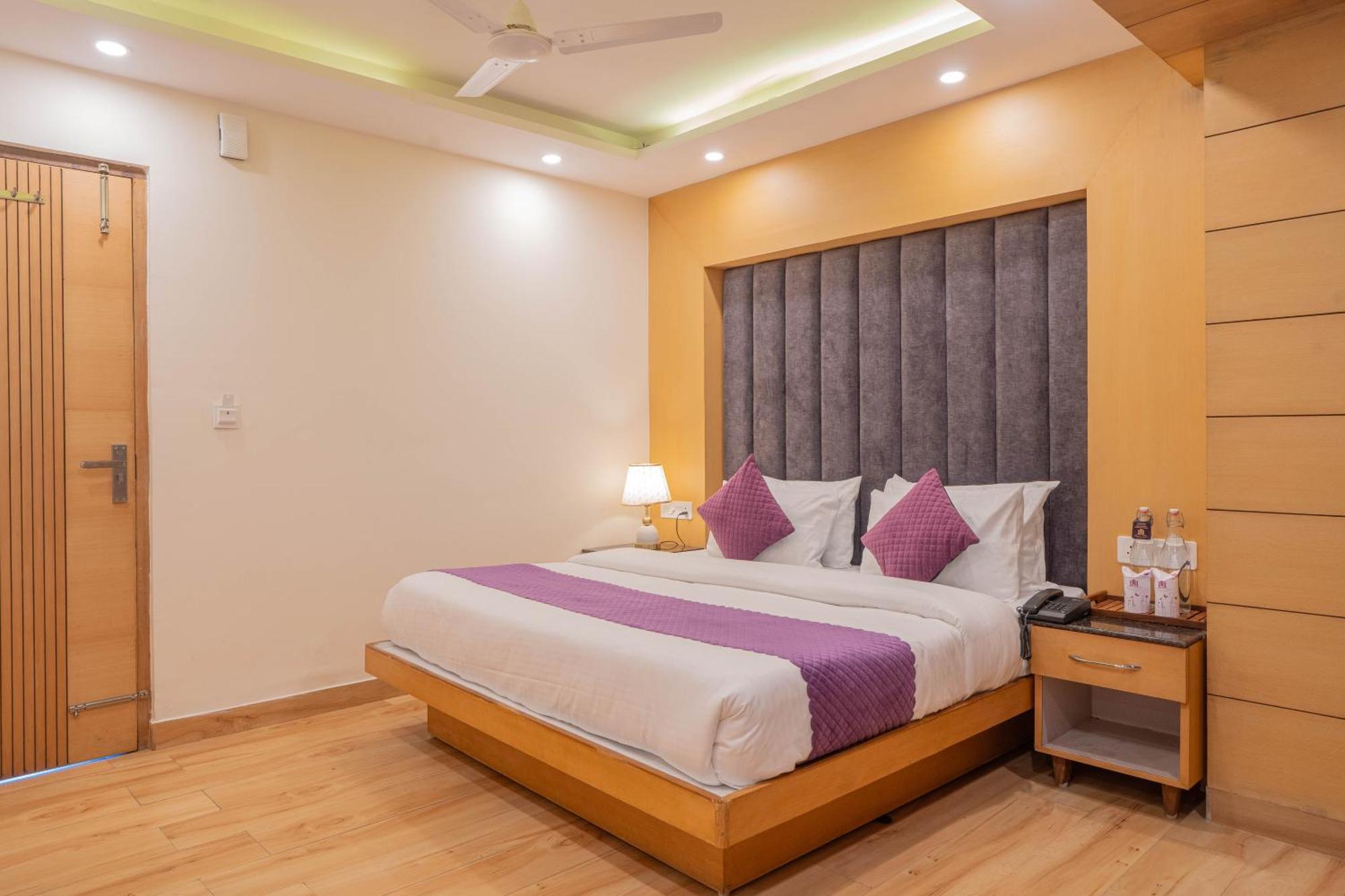 Super Hotel By Perfectstayz Mall Road موسوري الغرفة الصورة