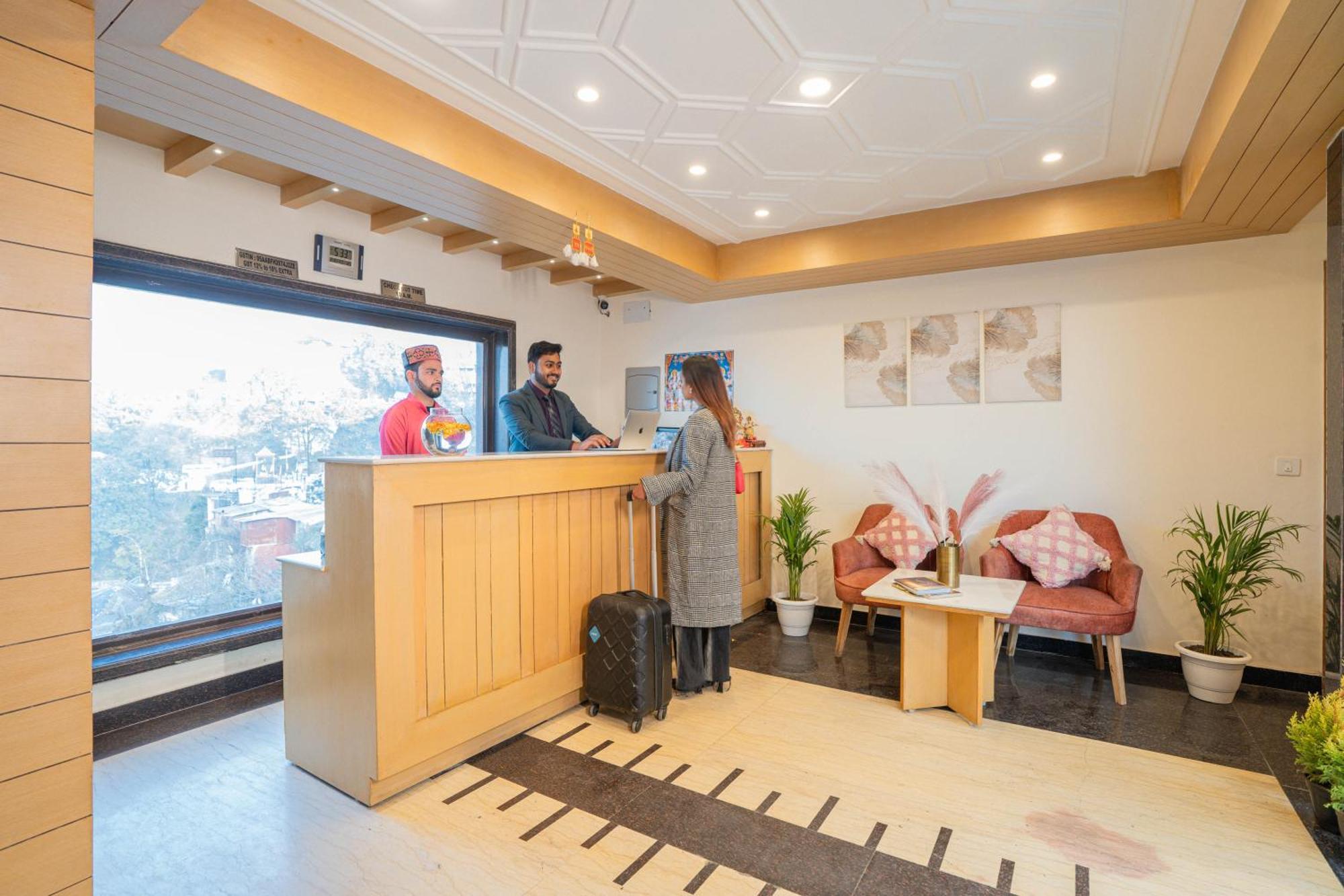 Super Hotel By Perfectstayz Mall Road موسوري المظهر الخارجي الصورة