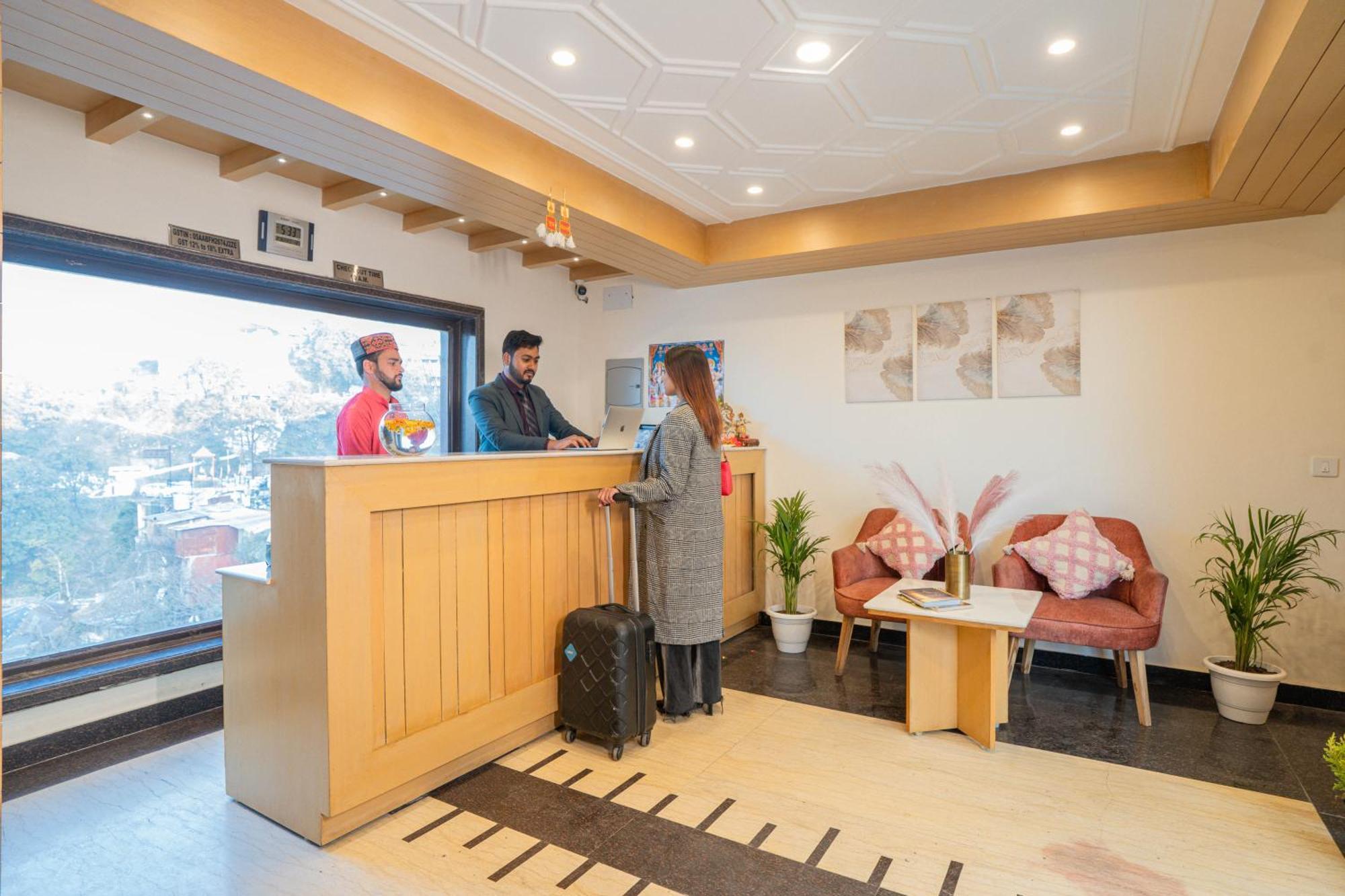 Super Hotel By Perfectstayz Mall Road موسوري المظهر الخارجي الصورة